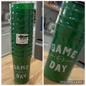 New! (12) 22oz Game Day Plastic Cups Green With White Lettering